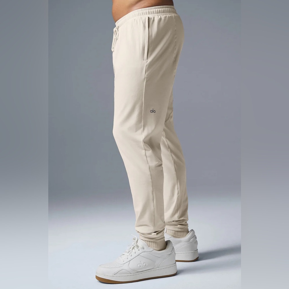 NWT ALO CONQUER REVITALIZE PANT color: BONE - Picture 4 of 6